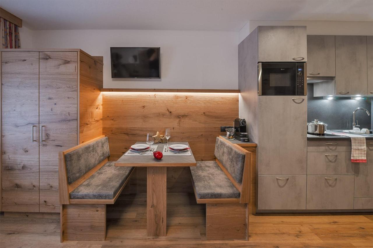 Alpenrose Appartements Burger Evelin Sankt Anton am Arlberg Exterior photo